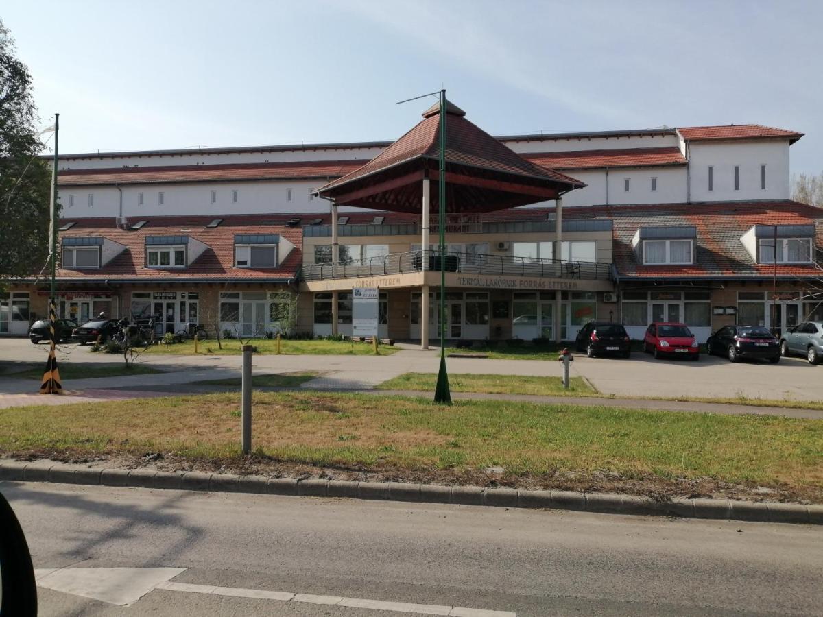 Cserkeszőlő Cserke-Thermal Apartman מראה חיצוני תמונה